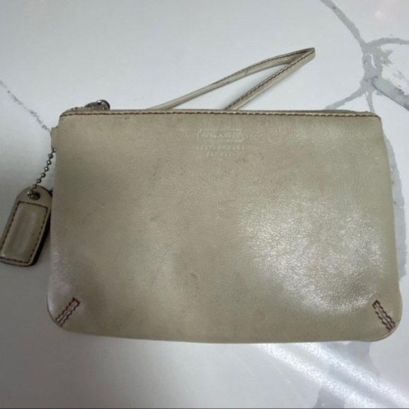 Coach Wristlet Cream - Picture 1 of 7